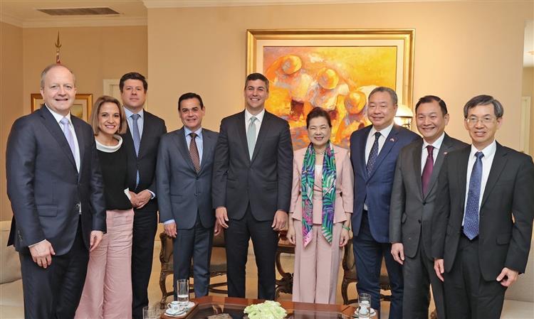 Minister leads delegation to Paraguay to enhance economic and trade ties