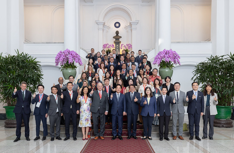 President Lai meets delegation from 2025 Taiwan International Ocean Forum